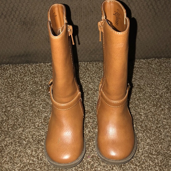 Brown boots 👢 - Picture 2 of 4